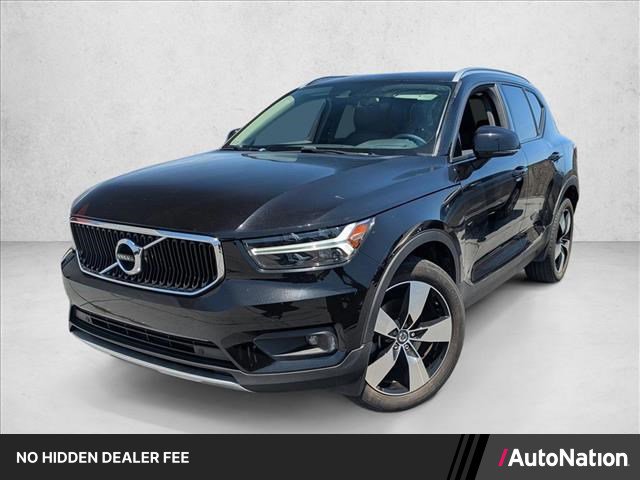 Used 2021 Volvo XC40 T4 Momentum w/ Premium Package