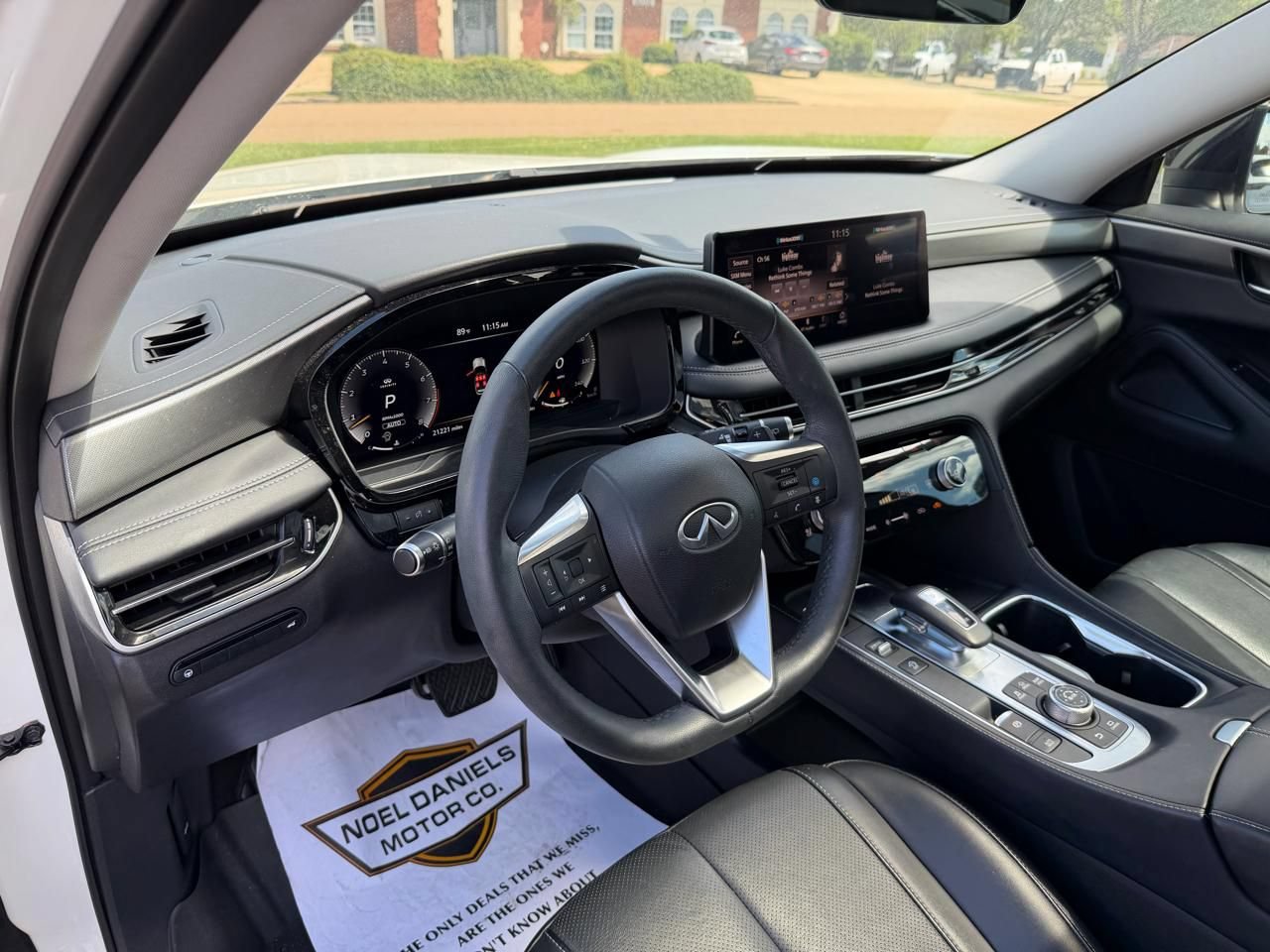 Used 2023 INFINITI QX60 Luxe w/ Cargo Package AWD/4WD image 10