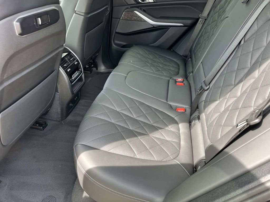Used 2025 BMW X5 sDrive40i RWD image 19