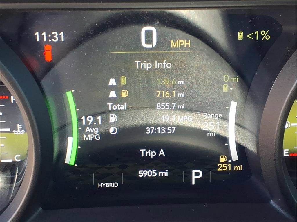 Used 2025 Jeep Wrangler Sahara image 30