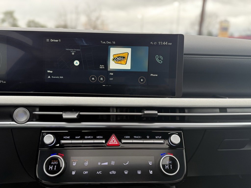 Certified 2025 Hyundai Santa Cruz Limited image 22