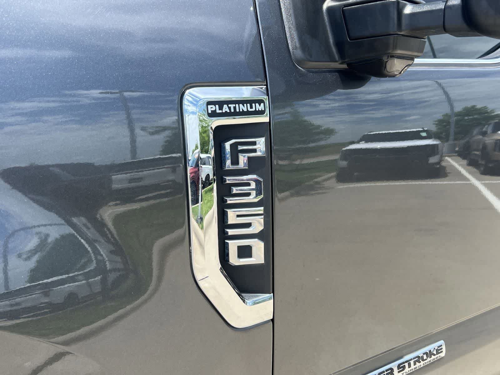 Used 2019 Ford F350 Platinum w/ Platinum Ultimate Package AWD/4WD image 18