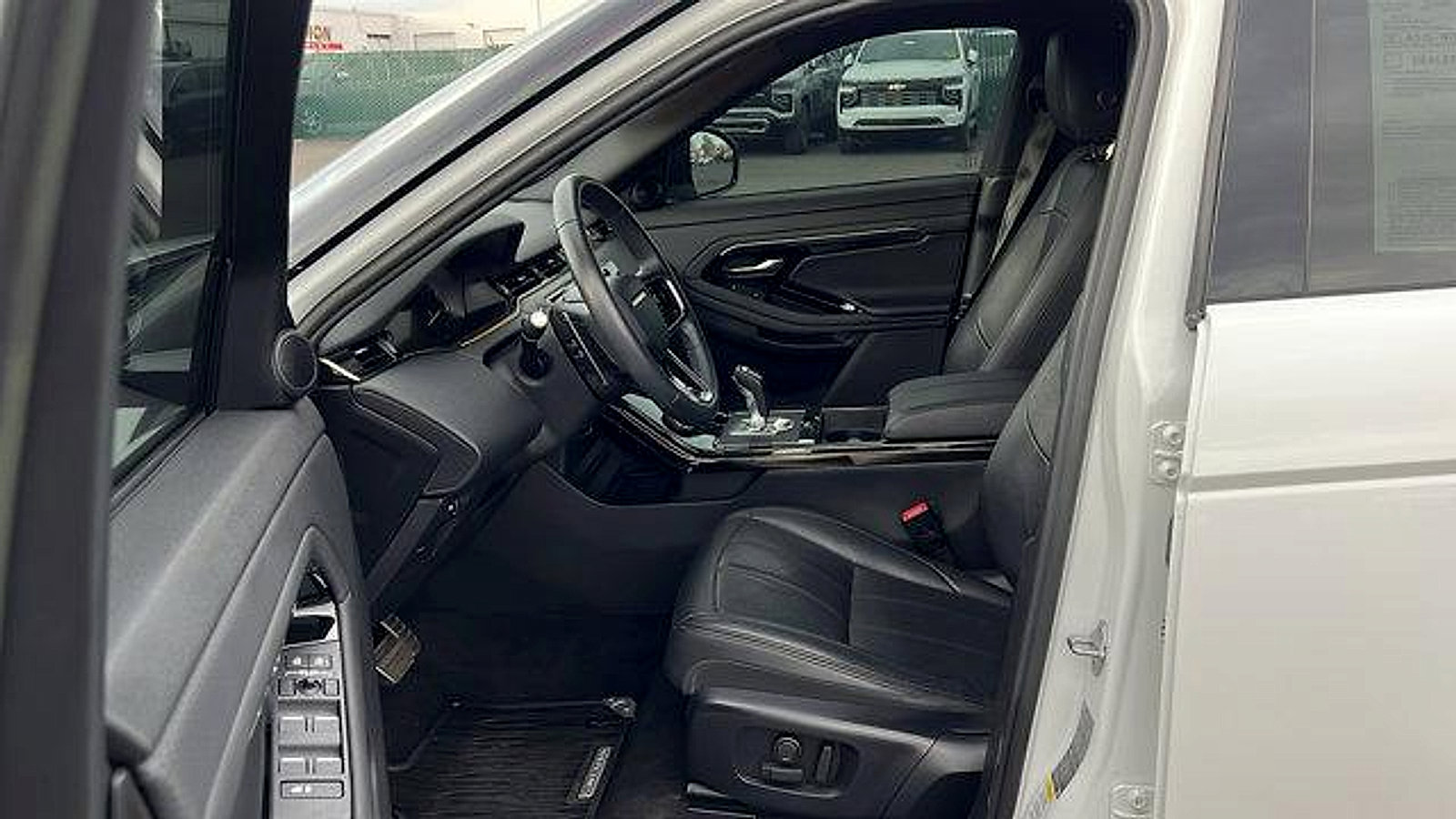 Used 2023 Land Rover Range Rover Evoque R-Dynamic S image 28