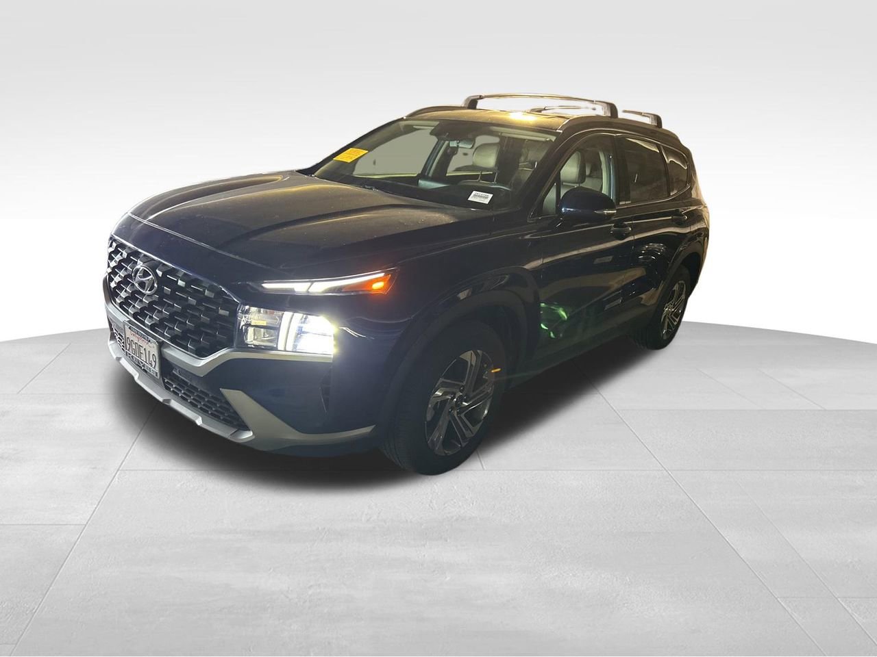 Used 2023 Hyundai Santa Fe SEL FWD image 2