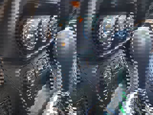 Used 2017 Jeep Renegade Trailhawk image 30