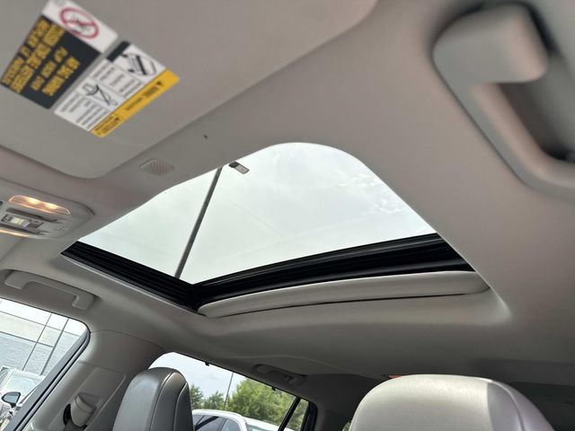 Used 2021 Toyota Highlander XLE AWD/4WD image 16