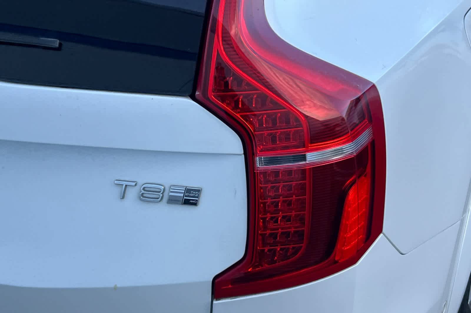 Used 2016 Volvo XC90 T8 Inscription w/ Vision Package AWD/4WD image 18