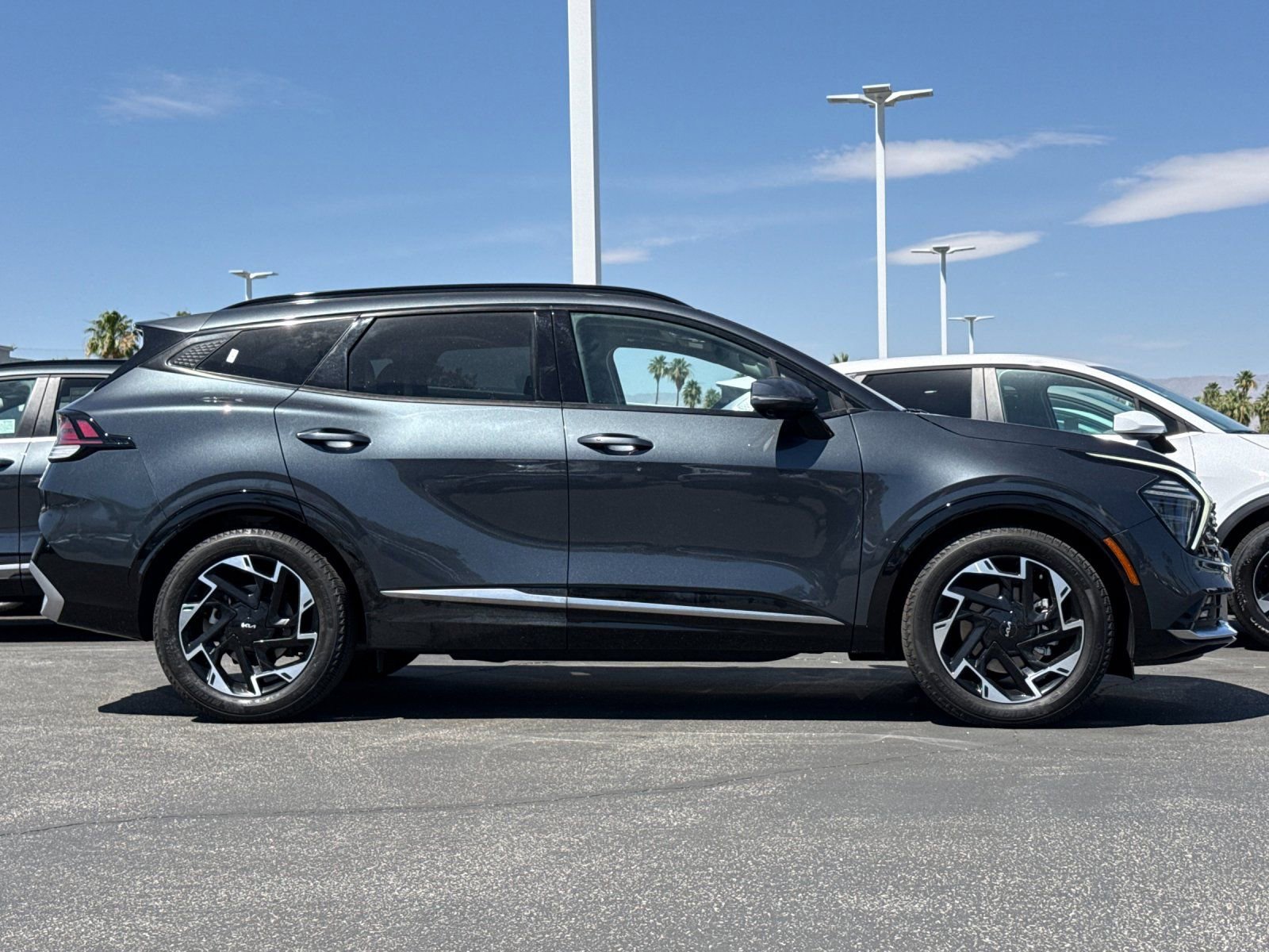 Used 2024 Kia Sportage SX FWD image 2