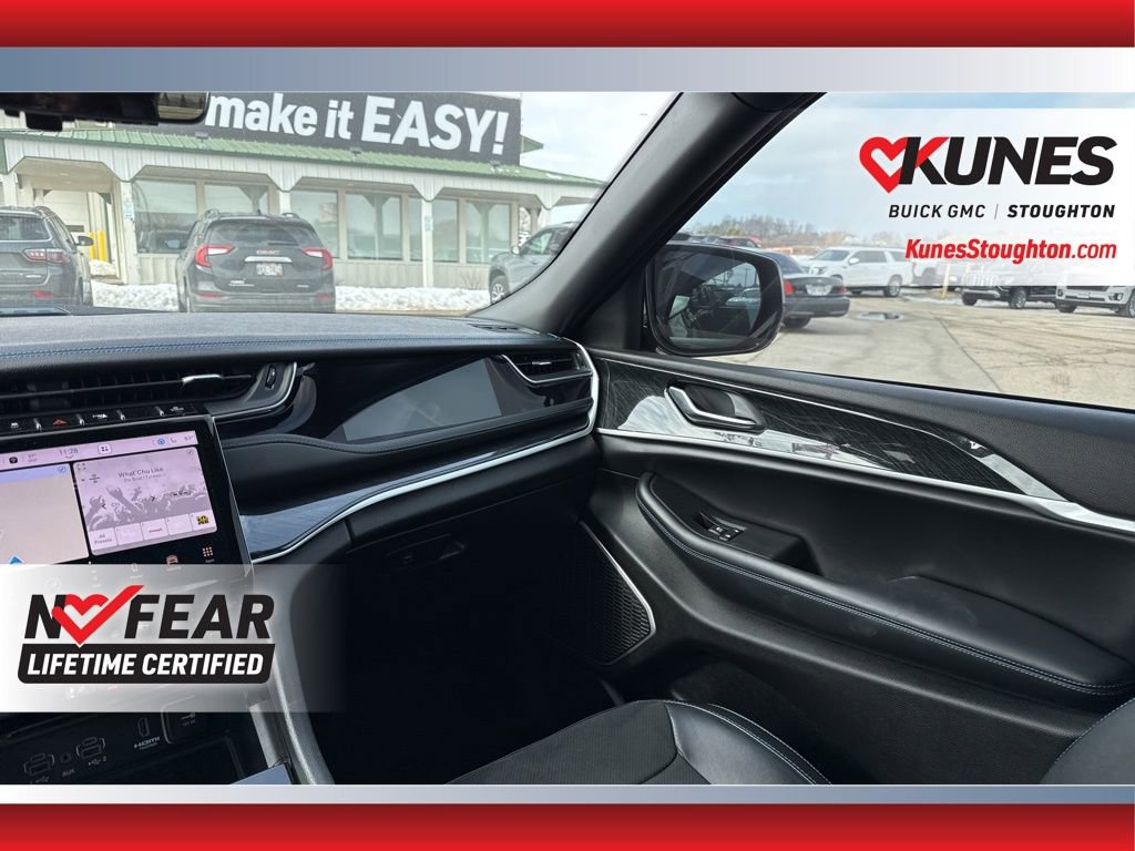 Used 2023 Jeep Grand Cherokee Trailhawk w/ Luxury Tech Group III image 45