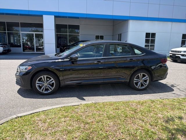 Used 2024 Volkswagen Jetta SE FWD image 3