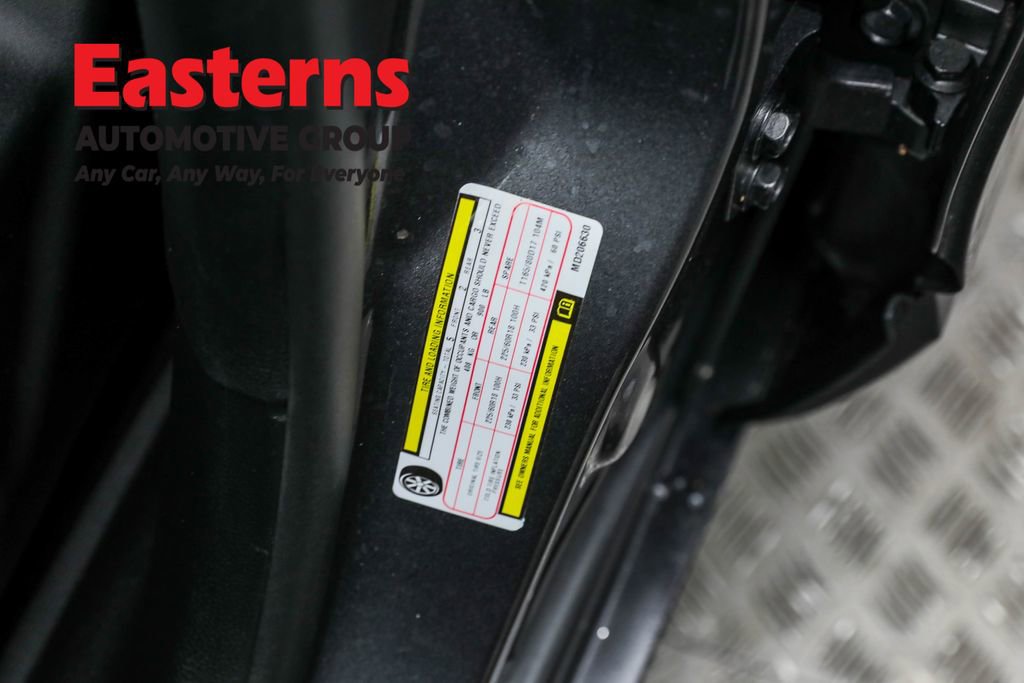 Used 2021 Jeep Cherokee Limited image 32