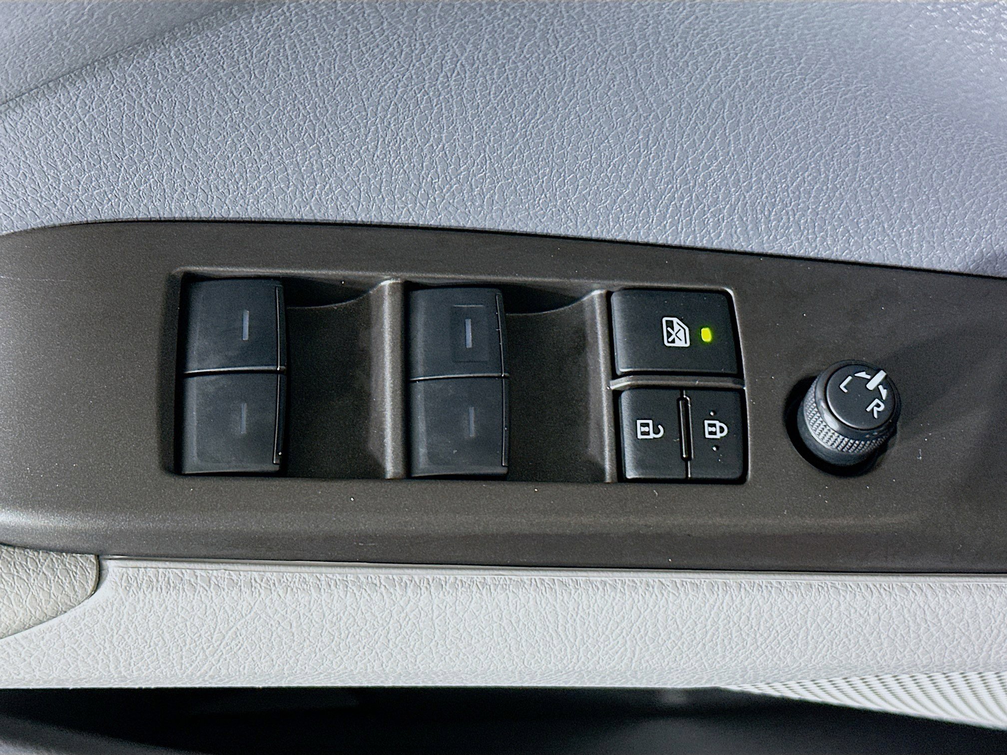 Used 2023 Toyota Camry LE w/ Convenience Package FWD image 14