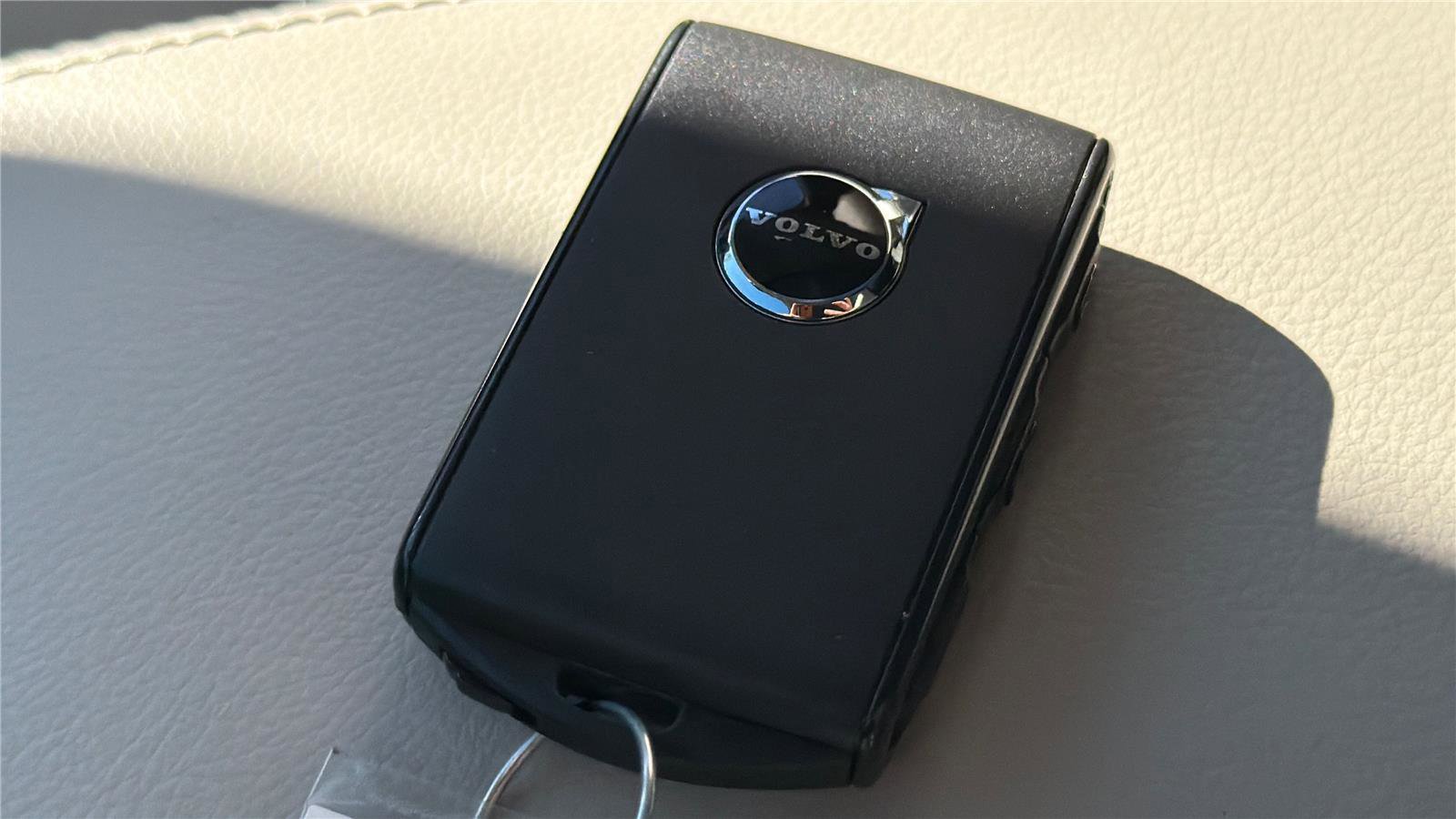 Used 2019 Volvo XC40 T5 Momentum image 32