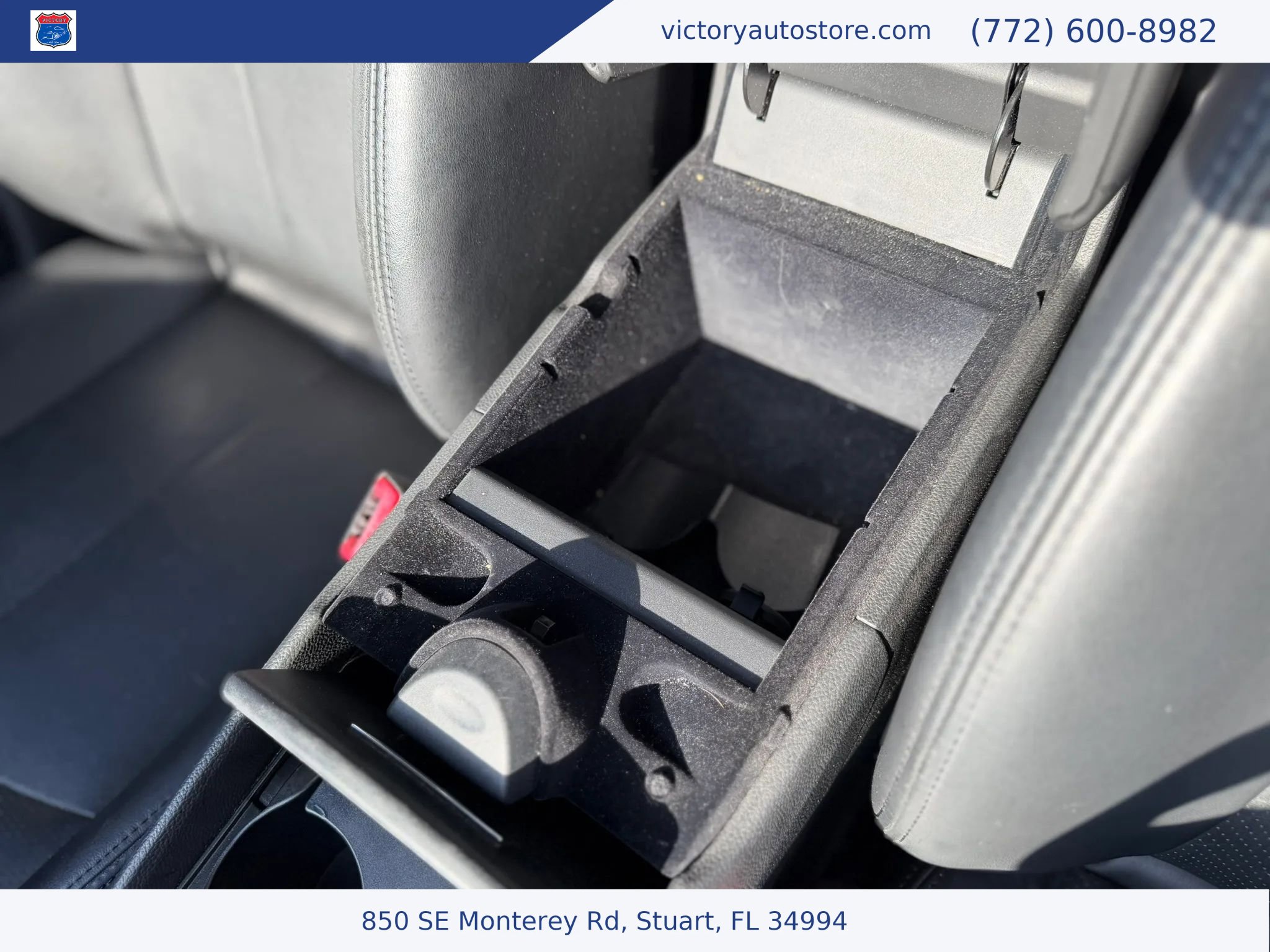 Used 2015 INFINITI Q40 w/ Moonroof Package RWD image 32