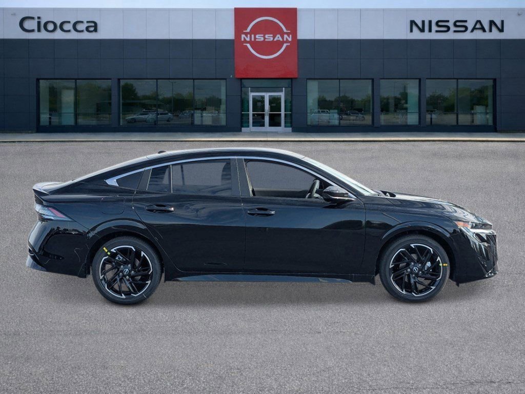 New 2026 Nissan Sentra SR w/ Floor Mat Package FWD image 6