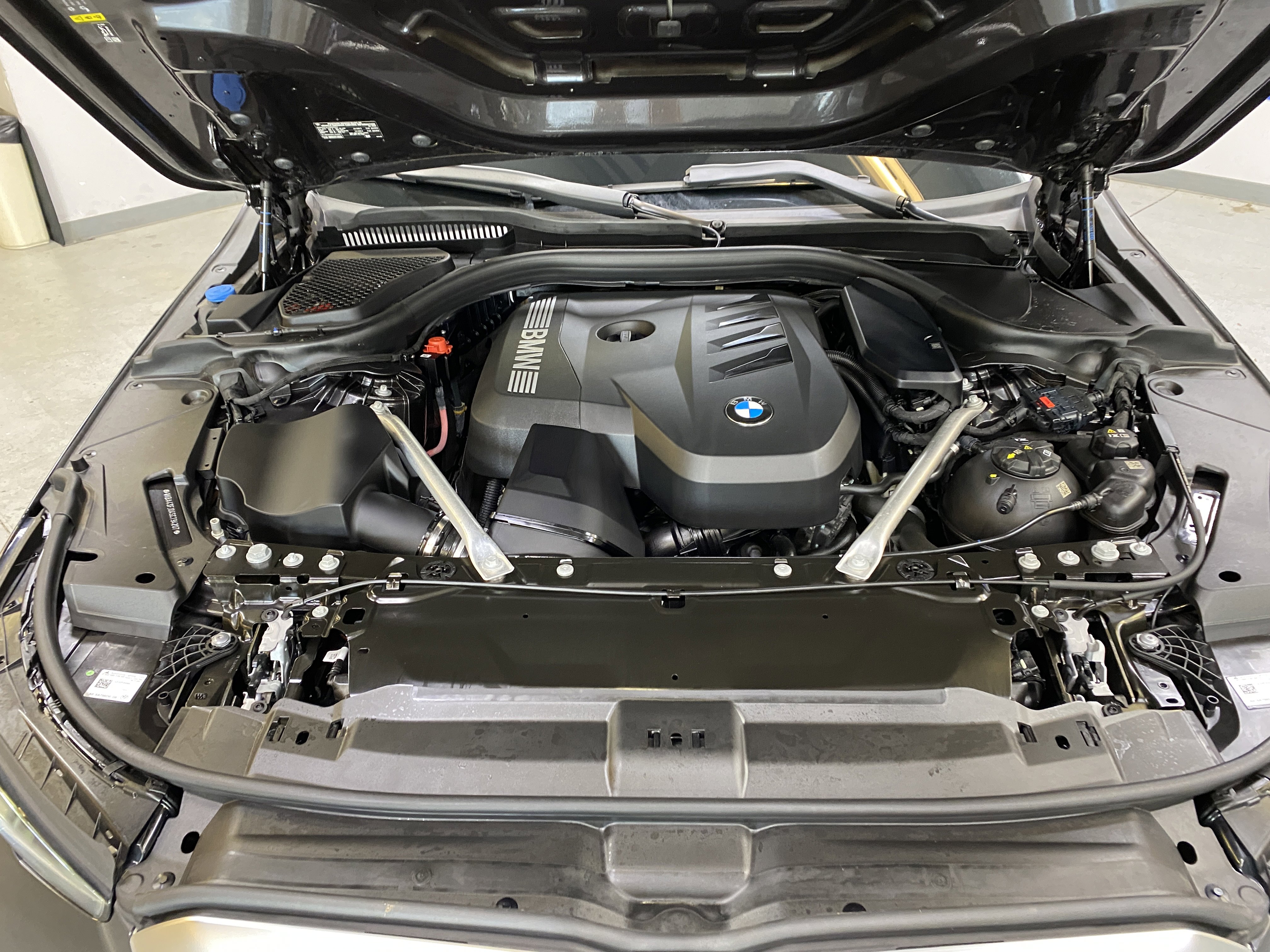 Used 2025 BMW 530i image 10