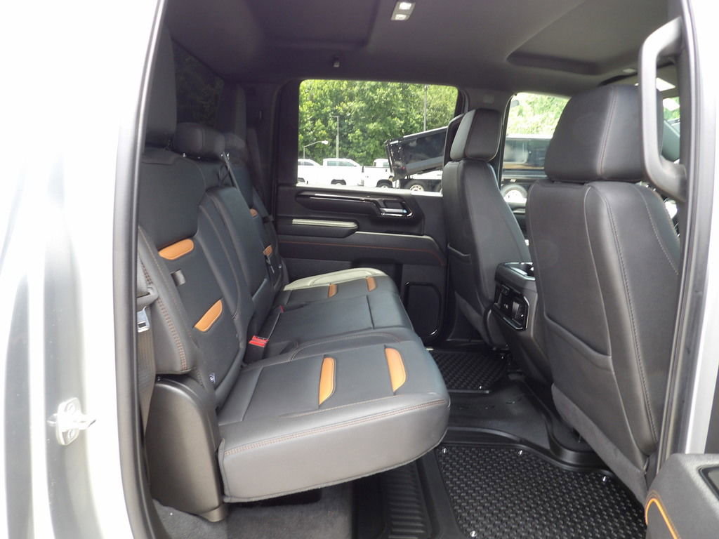 Used 2025 GMC Sierra 2500 AT4 AWD/4WD image 40