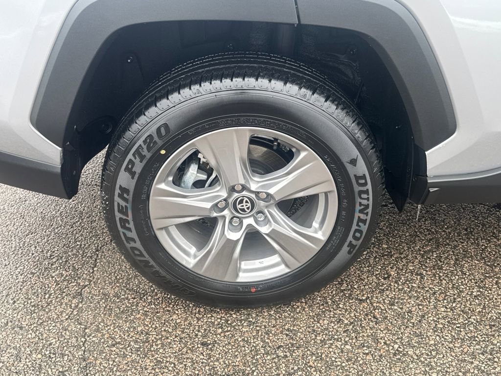 Used 2025 Toyota RAV4 XLE image 41