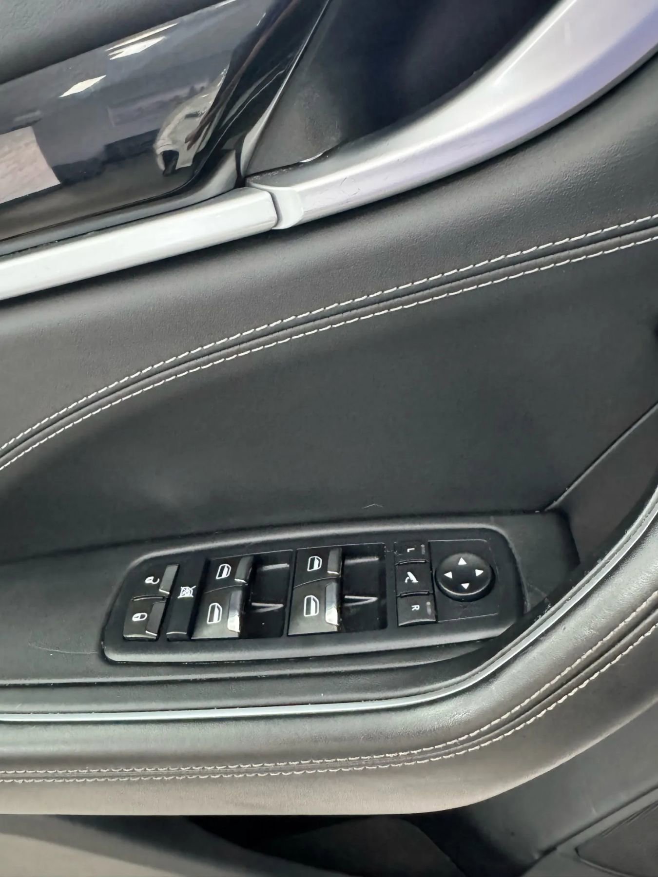 Used 2017 Maserati Levante w/ Sport Package image 30