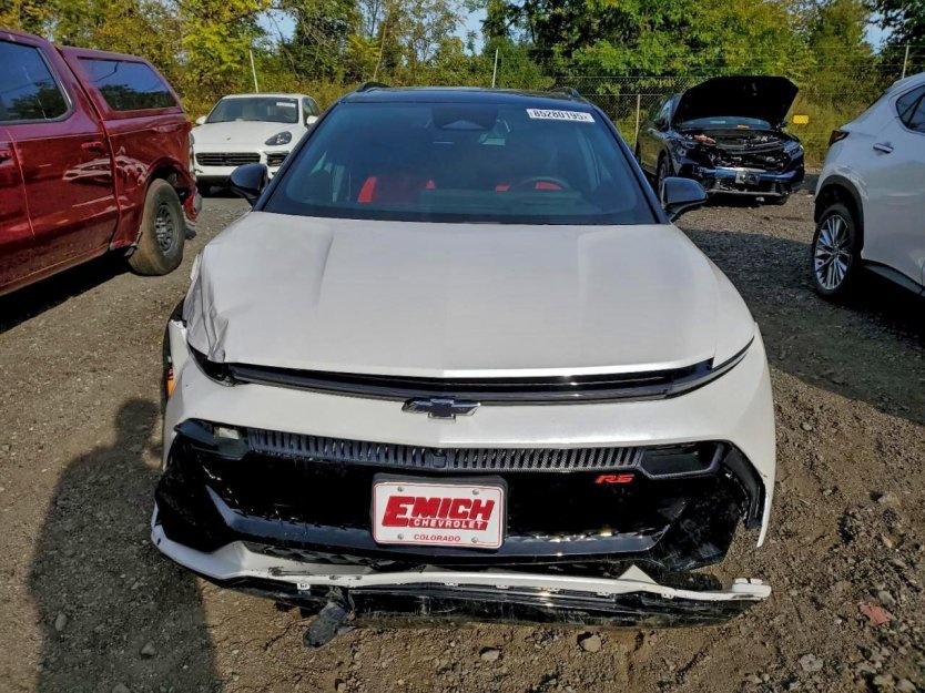 Used 2025 Chevrolet Equinox EV RS image 2