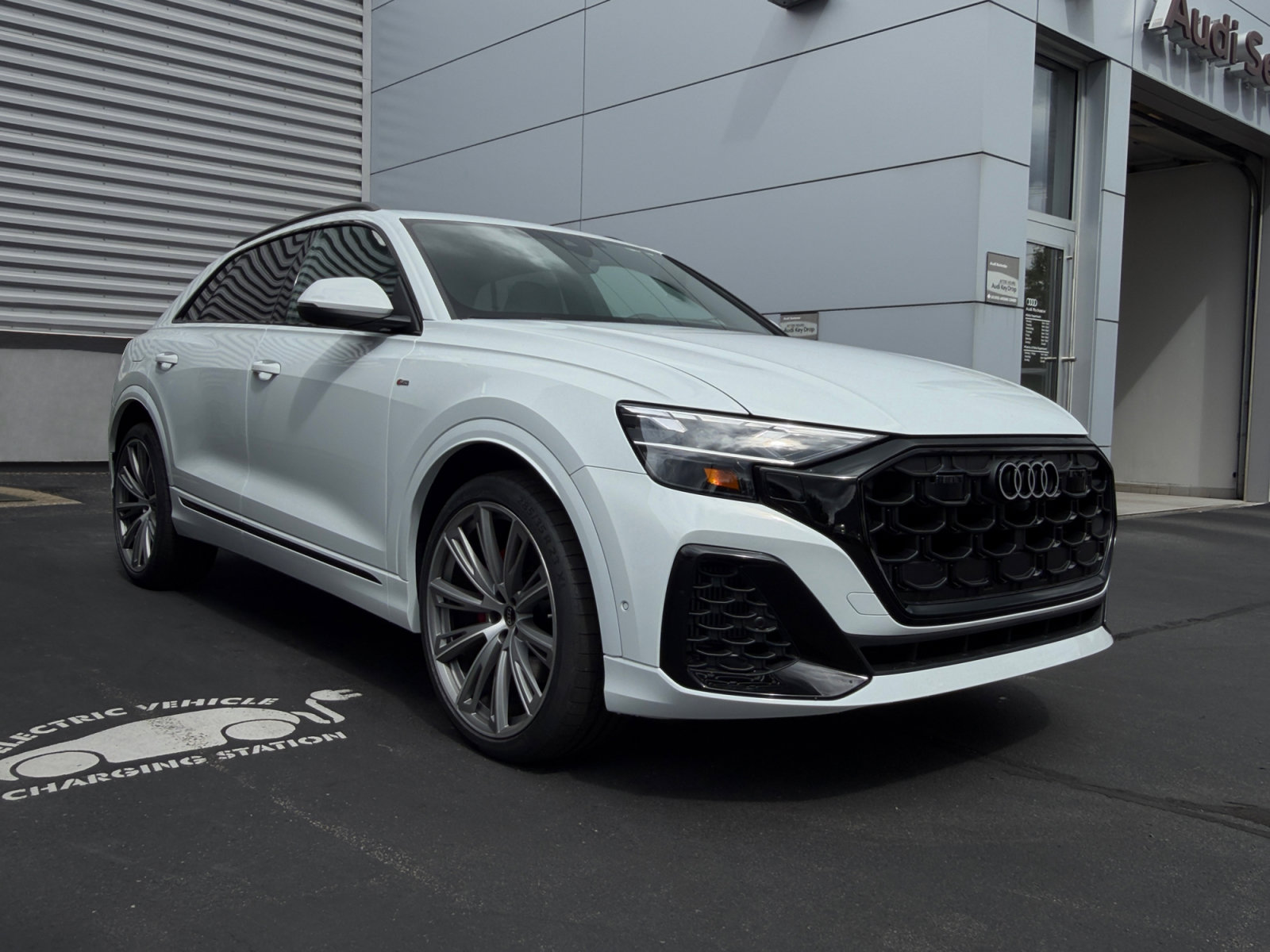 New 2026 Audi Q8 Prestige AWD/4WD image 7