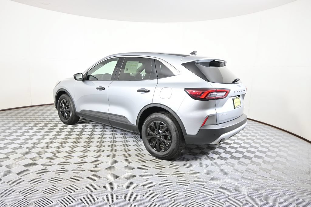 Used 2023 Ford Escape Active w/ Tech Pack #1 AWD/4WD image 4