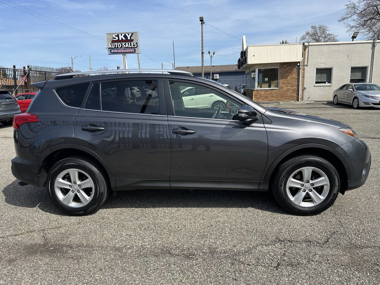 Used 2014 Toyota RAV4 XLE AWD/4WD image 8
