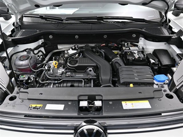 New 2026 Volkswagen Taos SE image 15