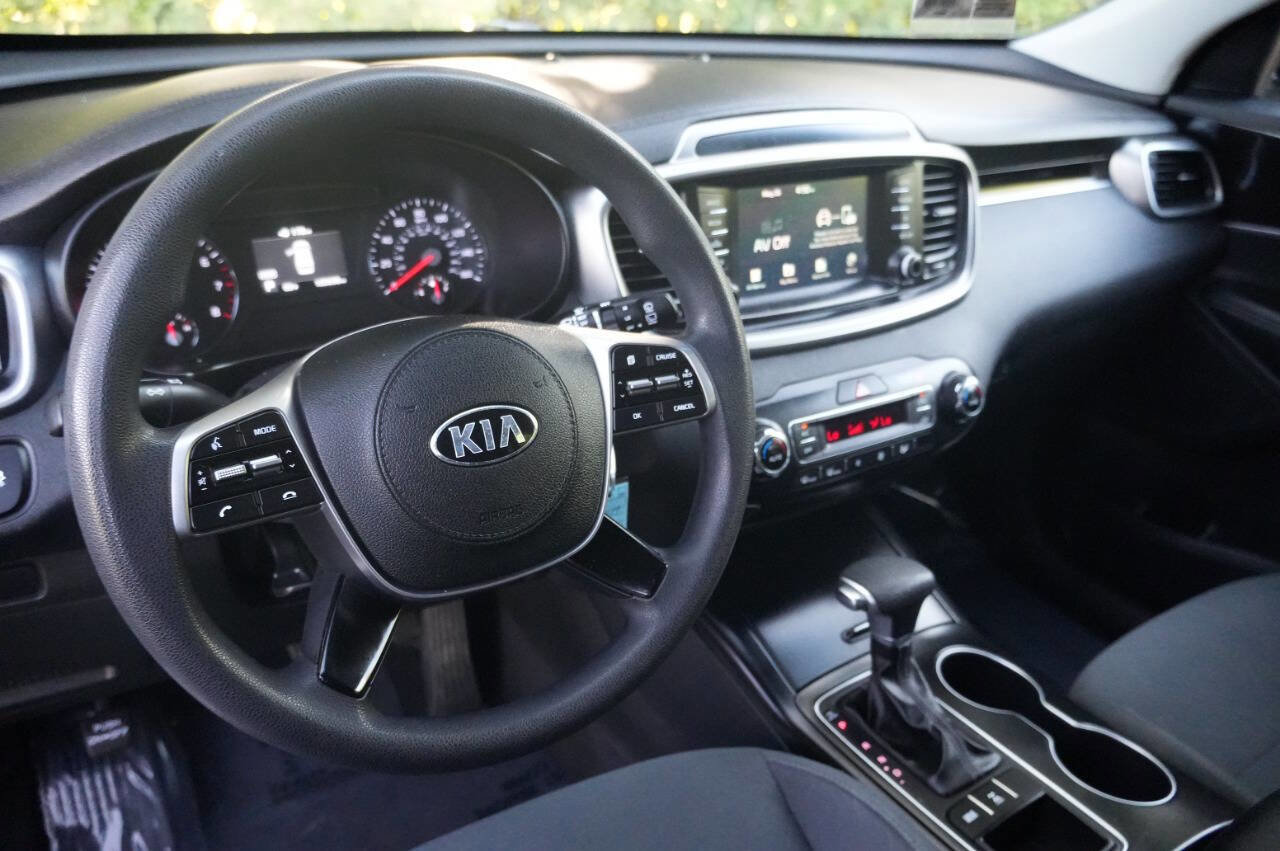Used 2019 Kia Sorento AWD V6 image 11