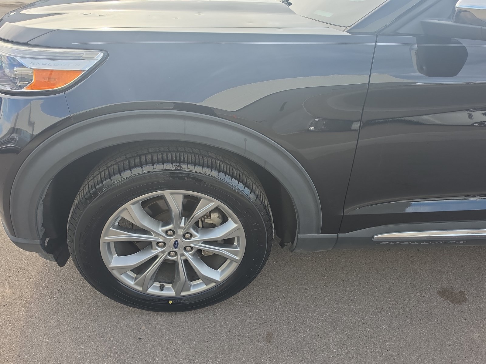 Used 2022 Ford Explorer Limited AWD/4WD image 9