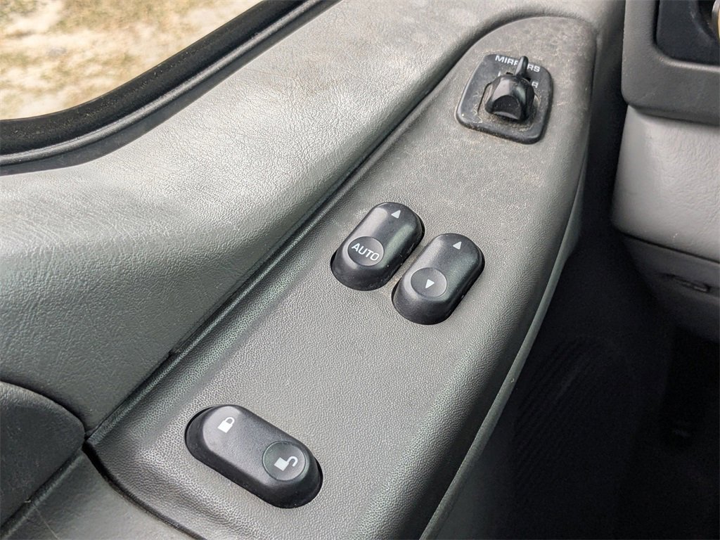 Used 2004 Ford F350 XL image 20