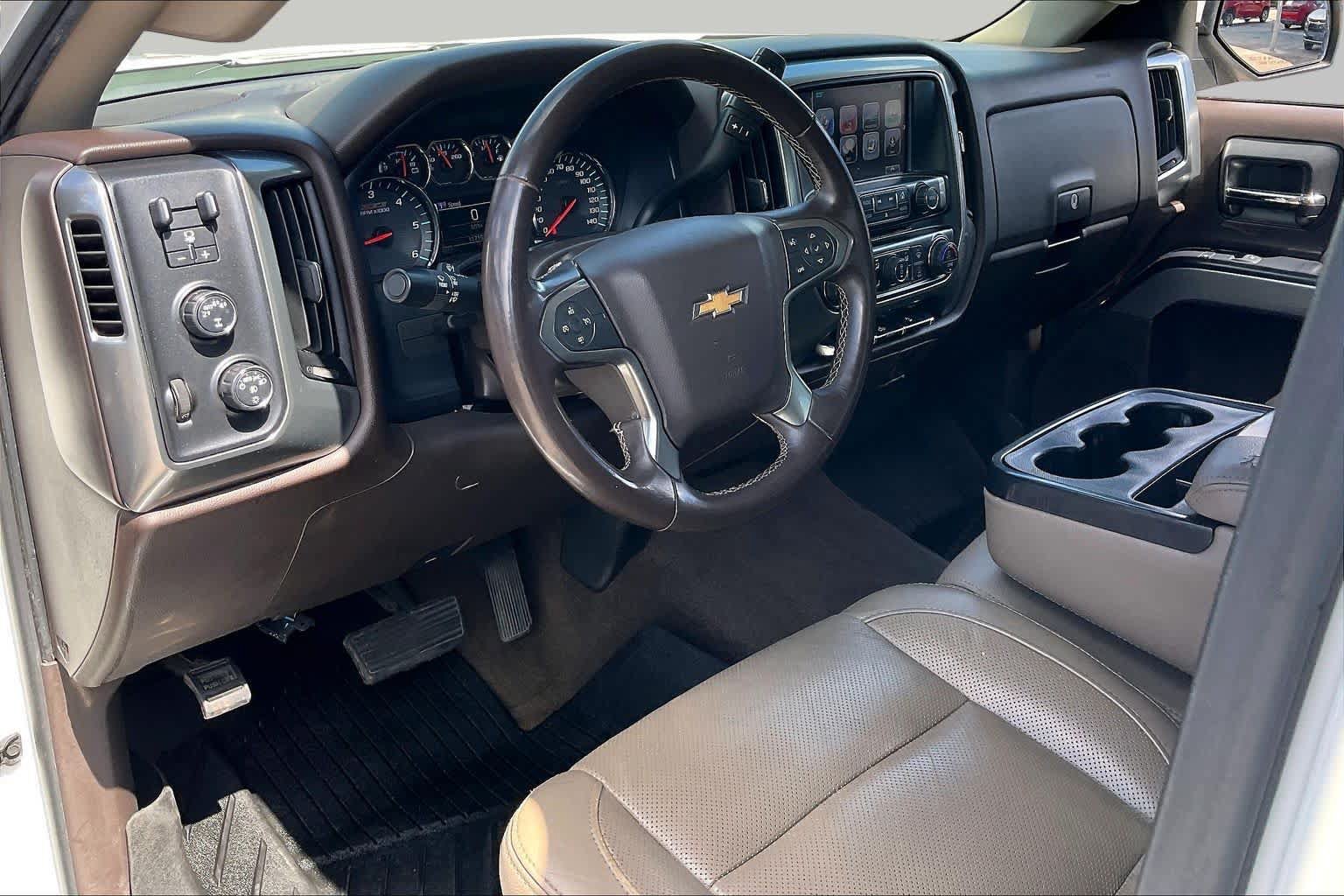 Used 2017 Chevrolet Silverado 1500 LT w/ All Star Edition AWD/4WD image 17
