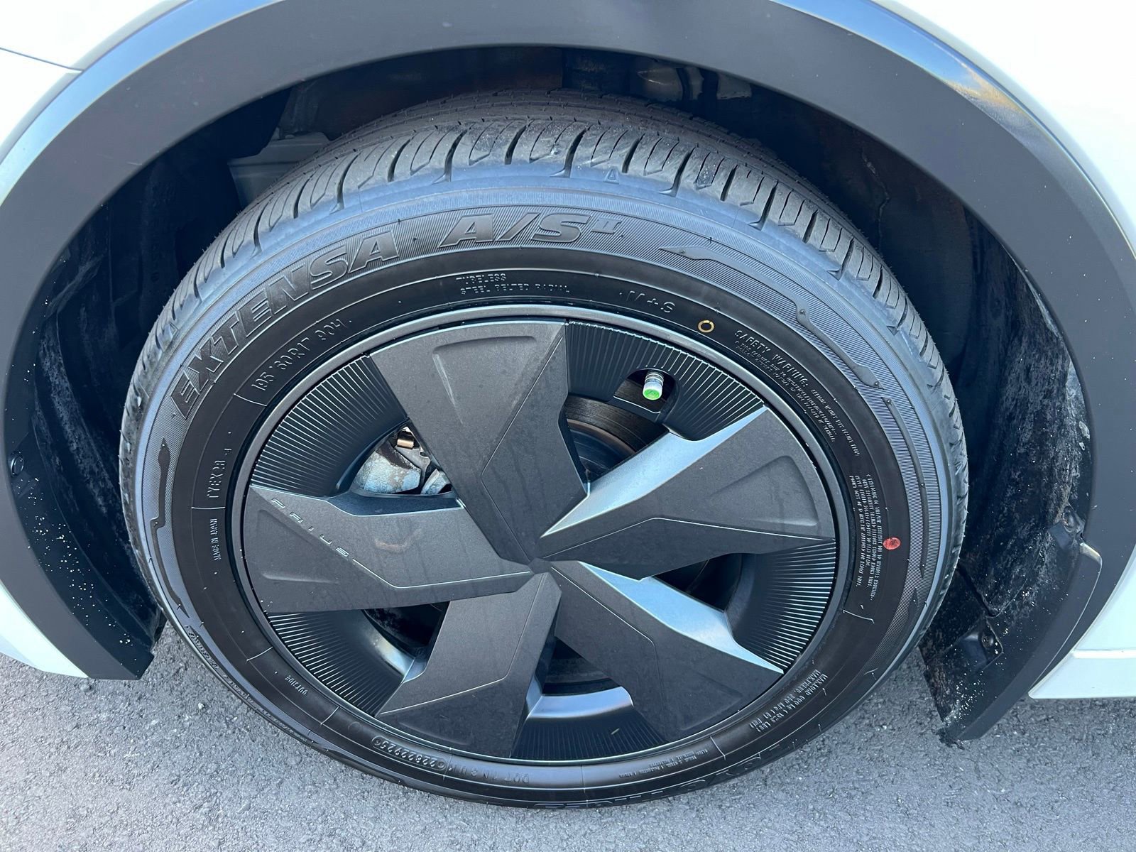 Used 2023 Toyota Prius Limited image 14