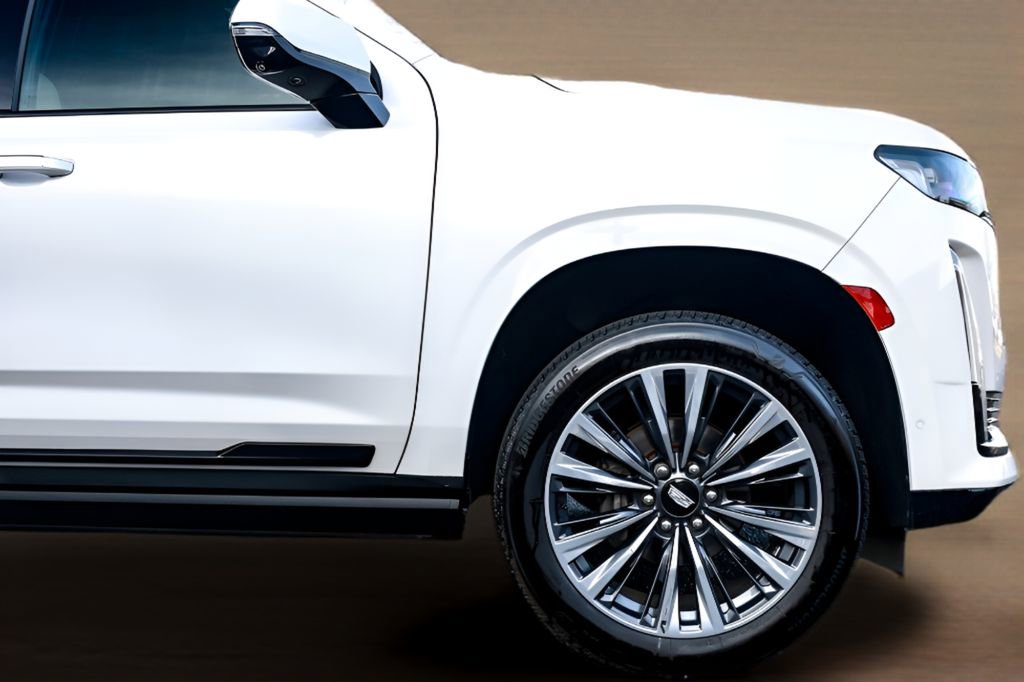 Used 2023 Cadillac Escalade ESV Sport w/ Touring Package image 10