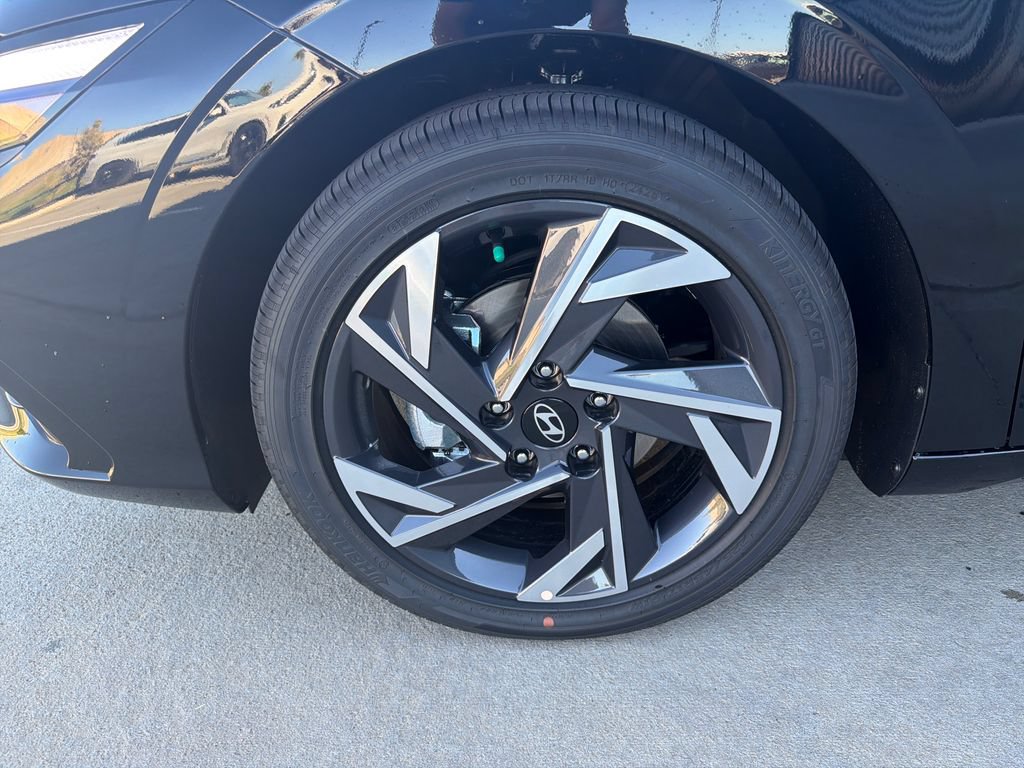 New 2026 Hyundai Elantra Limited FWD image 12
