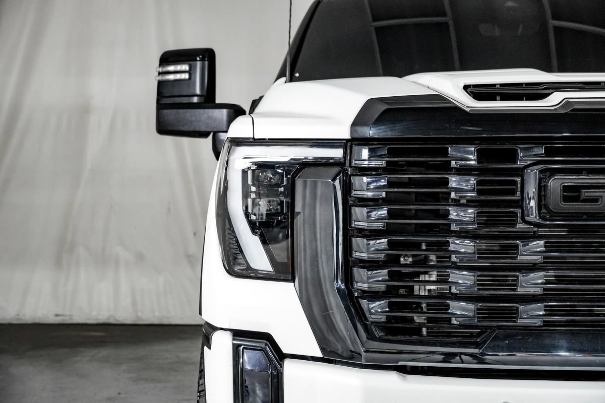Used 2024 GMC Sierra 3500 Denali Ultimate AWD/4WD image 41