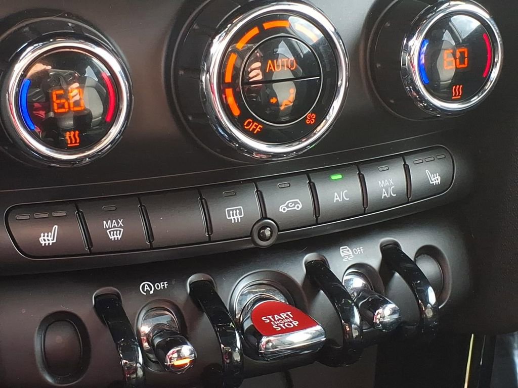 Used 2019 MINI Cooper 2-Door Hardtop w/ Signature Upholstery Package FWD image 13