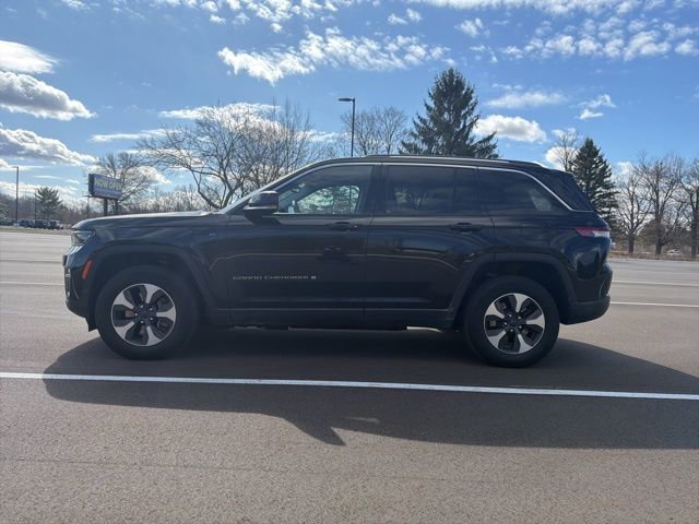 Used 2022 Jeep Grand Cherokee Limited 4xe image 2