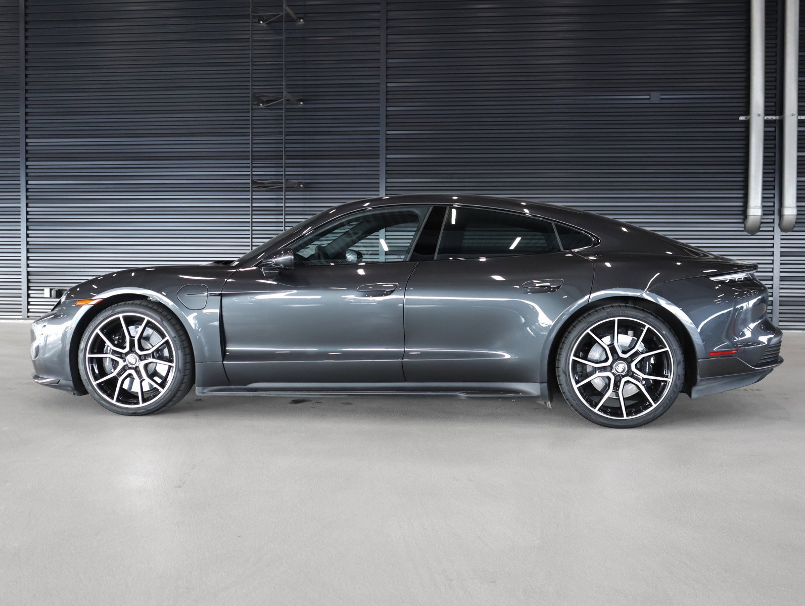 Certified 2022 Porsche Taycan 4S image 2