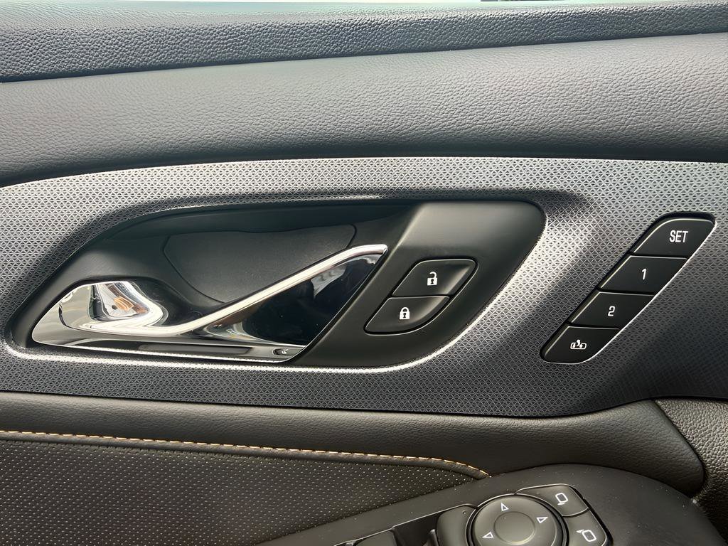 Used 2021 Chevrolet Traverse Premier w/ Redline Edition image 13