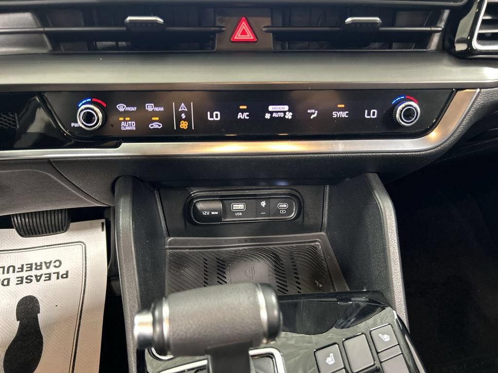 Certified 2024 Kia Sportage EX AWD/4WD image 17