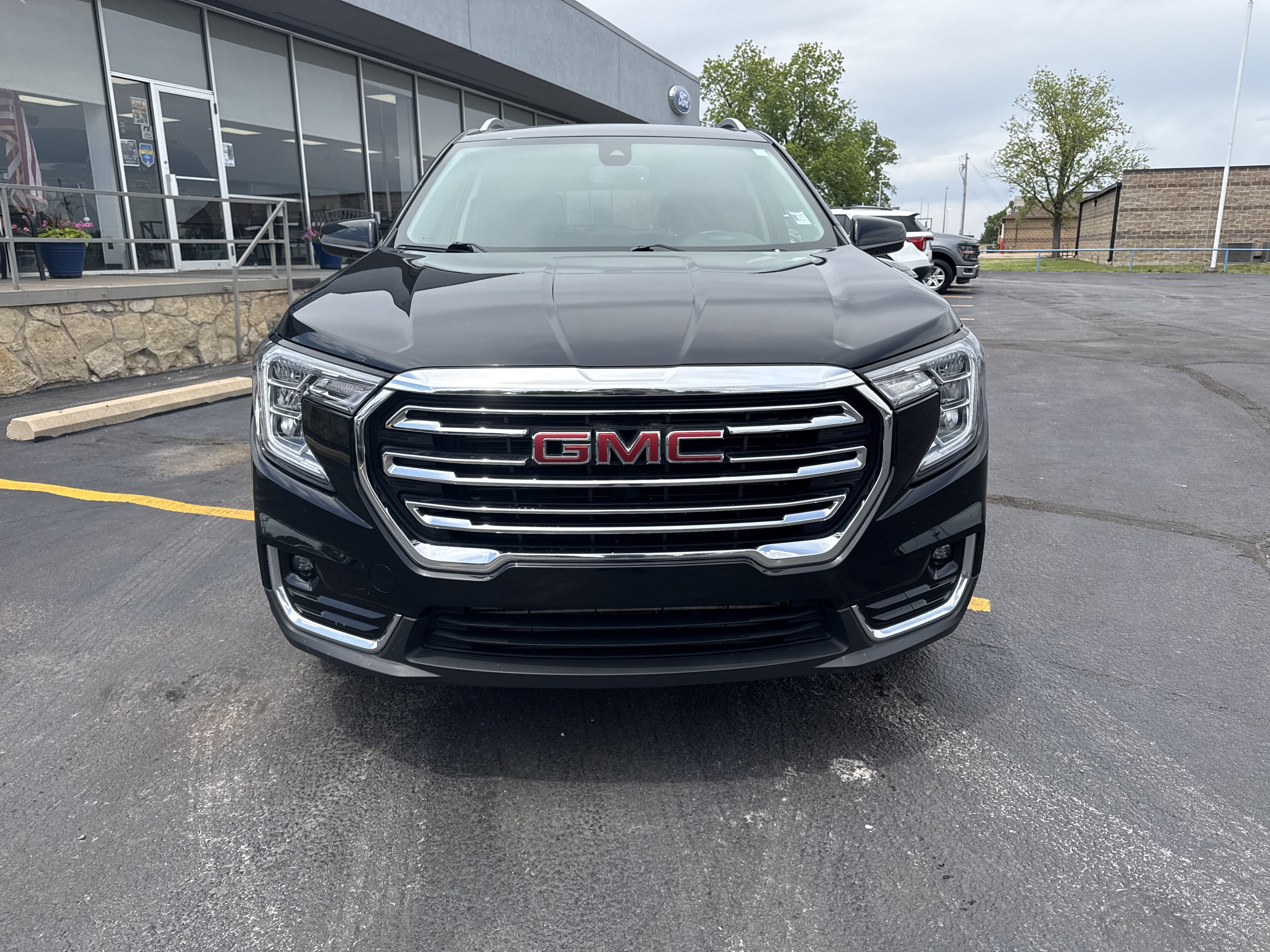 Used 2024 GMC Terrain SLT FWD image 5