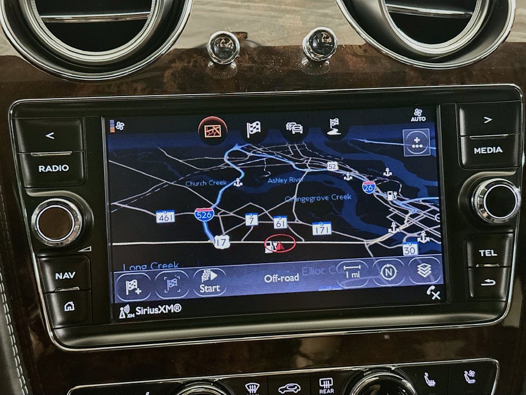 Used 2018 Bentley Bentayga AWD/4WD image 14