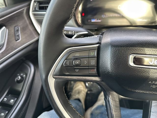 Used 2024 Jeep Grand Cherokee L Limited w/ Luxury Tech Group II image 24