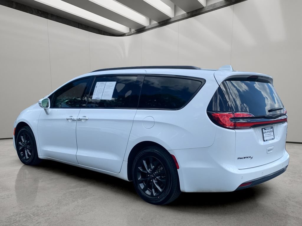 Used 2021 Chrysler Pacifica Touring w/ S Appearance Package FWD image 3