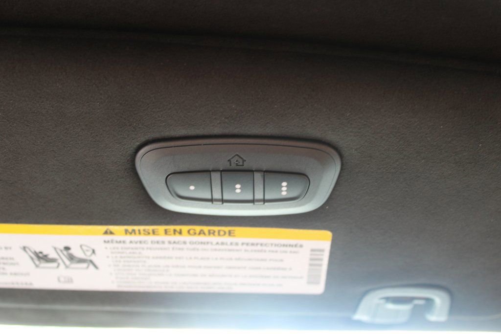 New 2026 Chrysler Pacifica Pinnacle image 23