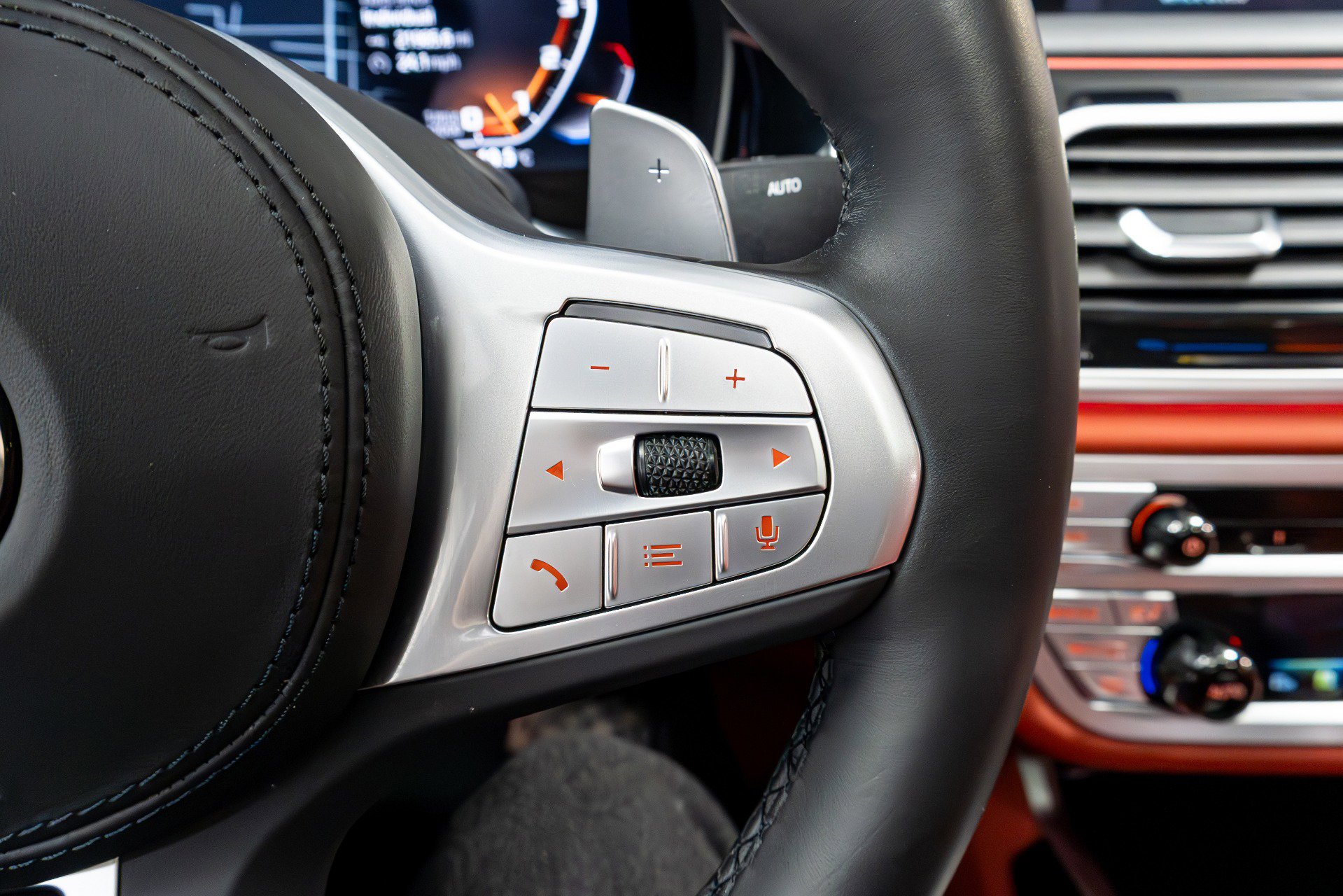 Used 2022 BMW M760i xDrive image 72