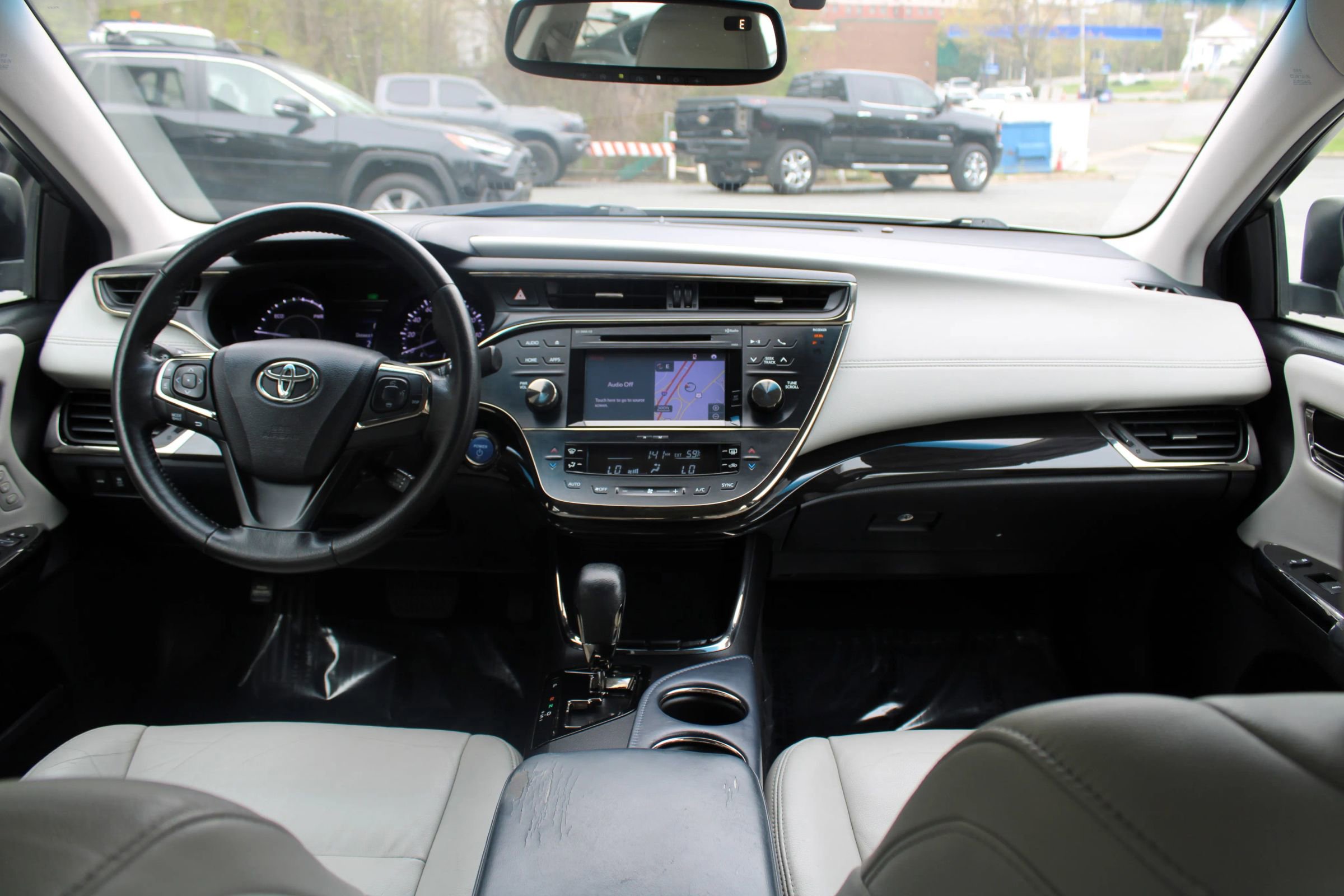 Used 2015 Toyota Avalon XLE Touring image 12