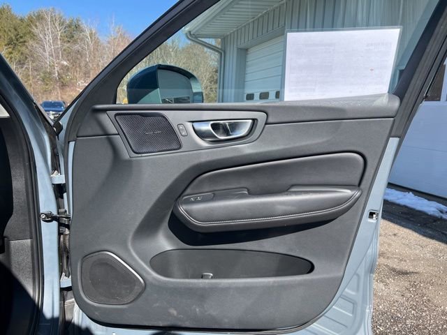 Certified 2023 Volvo XC60 B5 Plus image 17