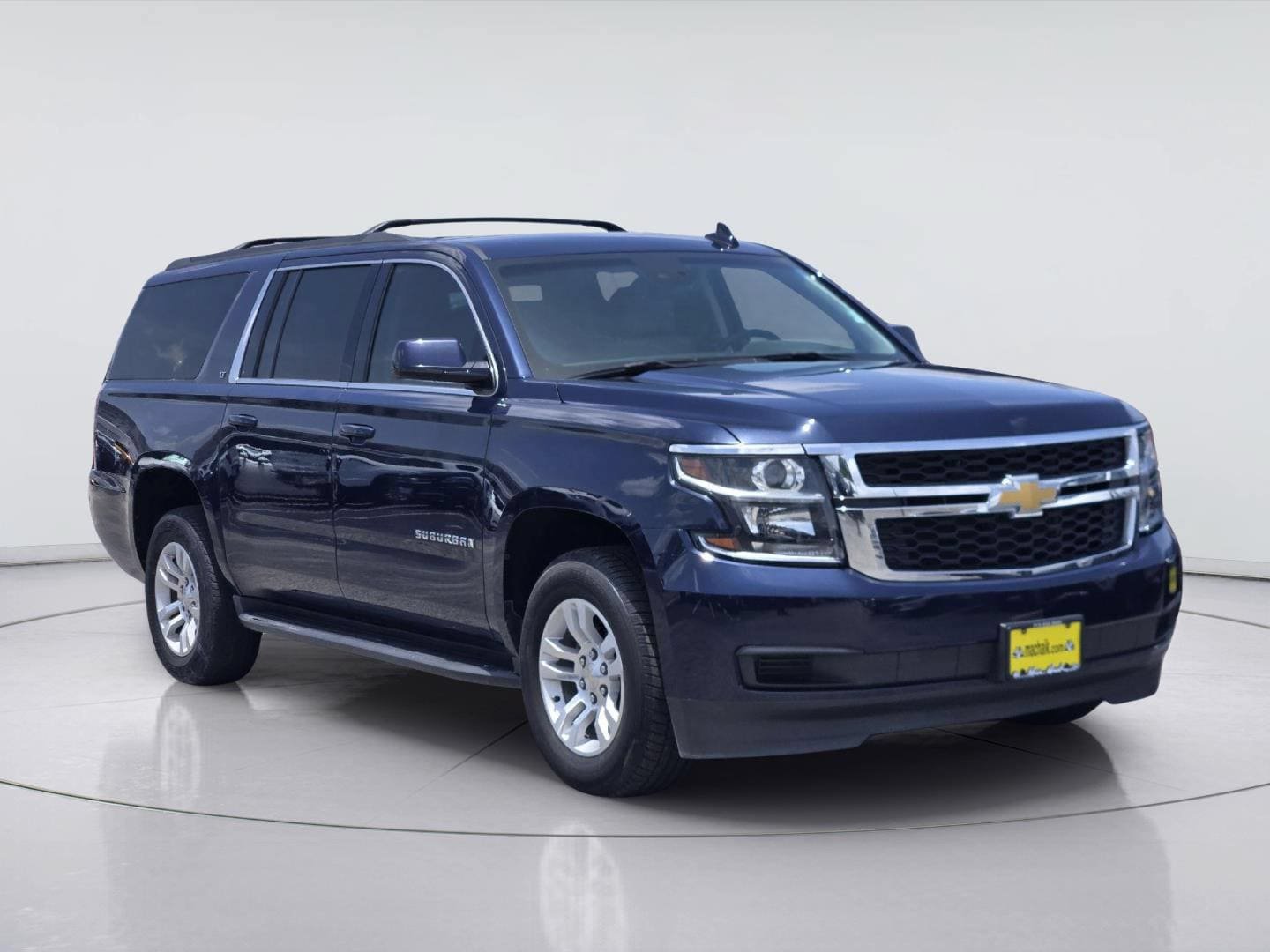 Used 2018 Chevrolet Suburban LT w/ Max Trailering Package RWD image 3